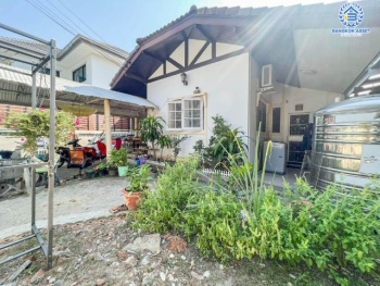 *****บ้านเดี่ยวมือสองย่านกรุงเทพฯ ม.เปรมฤทัย3 กาญจนาภิเษก เนื้อที่กว้างขวางถึง 50 ตร.ว. ฟังก์ชัน 3 ห้องนอน 2 ห้องน้ำ ที่จอดรถ 2 คัน เฟอร์นิเจอร์บิ้วท์อินครบ บนทำเลเชื่อมต่อรถไฟฟ้าสายสีชมพู "สถานีวงแหวนตะวันออก" และทางด่วน "กาญจนาภิเษก(วงแหวนรอบนอก)"